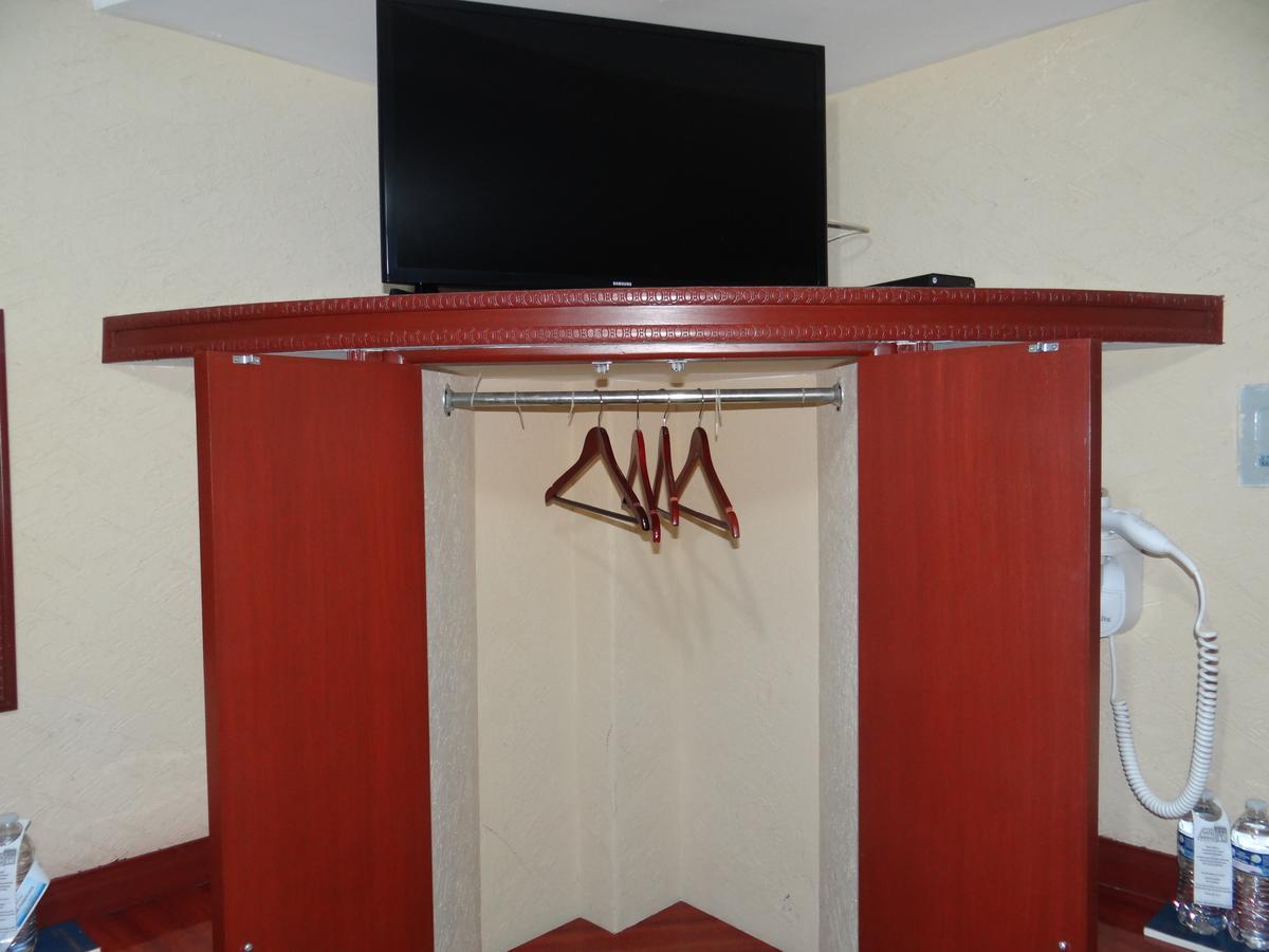 Hotel Bravo Tepic Εξωτερικό φωτογραφία